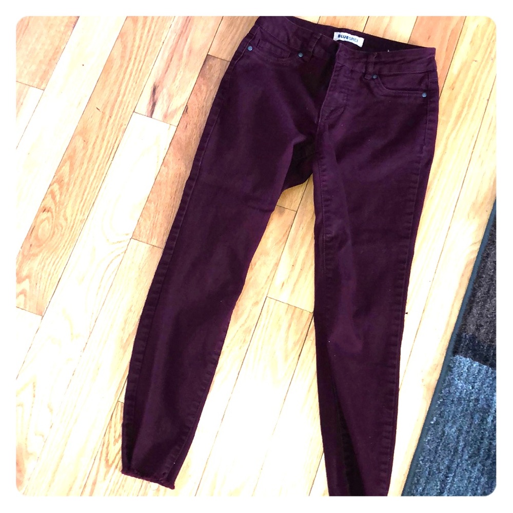 Ankle length, maroon jeans